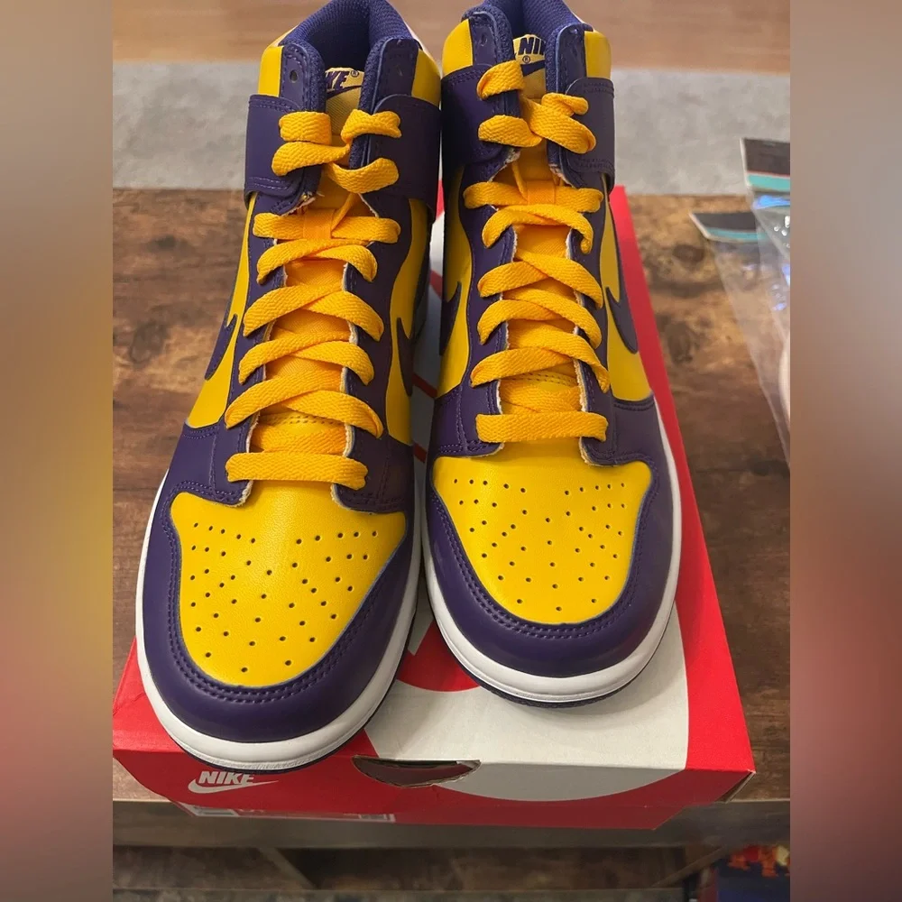 Big Kids Nike High Top Dunks “Lakers” colors - Picture 3 of 6